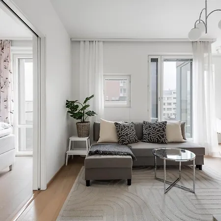 Wehost Modern Center Spot With 1br And Balcony דירה