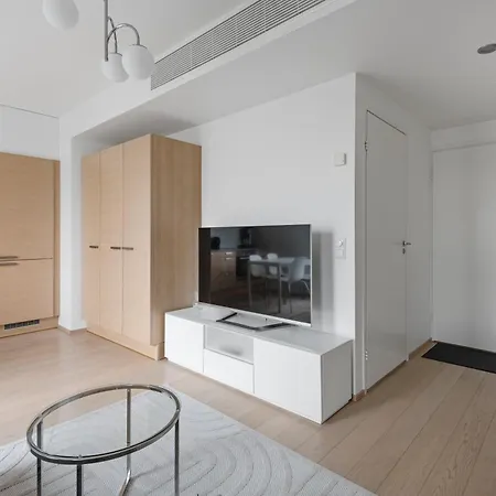 Wehost Modern Center Spot With 1br And Balcony Helsínquia