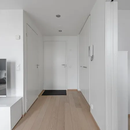 Wehost Modern Center Spot With 1br And Balcony Apartamento